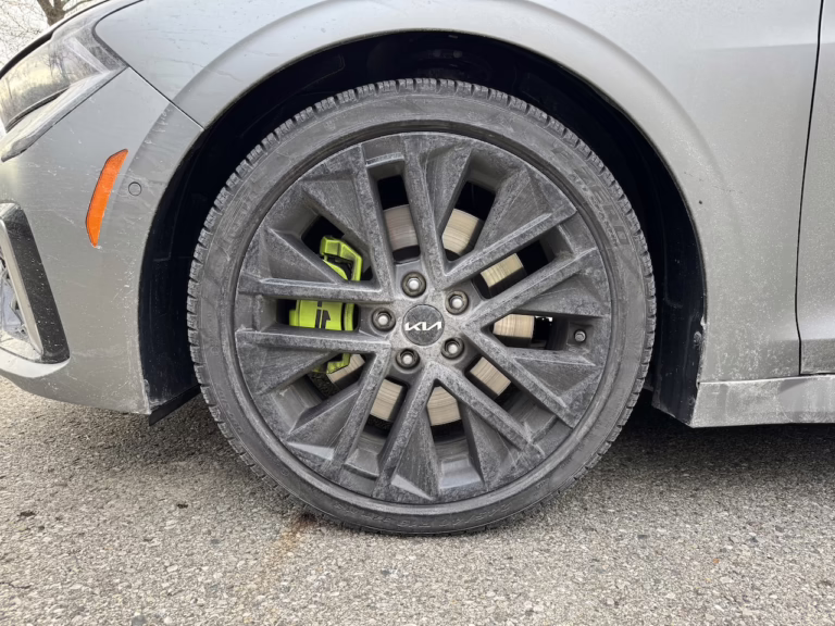 2025 Kia K5 GT 2.5T, front wheel. Image by Robin Warner