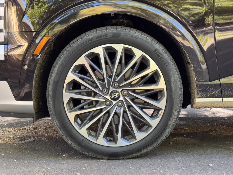 2026 Hyundai Palisade, Calligraphy 21-in wheel. Image by Robin Warner