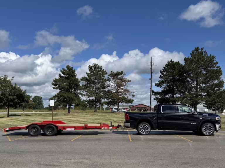 2026 Ram 1500 with a HEMI V-8, towing a trailer. Image by Robin Warner