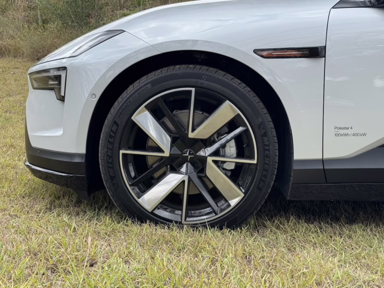 2026 Polestar 4, 21-inch wheels. Image by Robin Warner