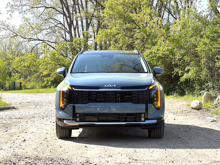 2026 Kia Sportage Hybrid SX Prestige, front. Image by Robin Warner