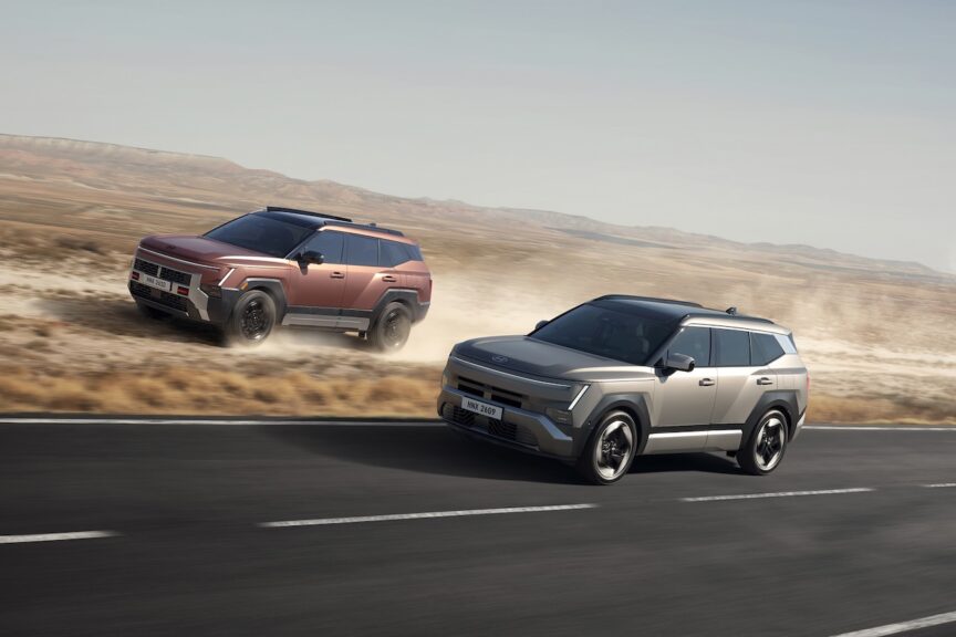 2027 Hyundai Tucson and Tucson XRT Pro. Front 3/4 in action. Image courtesy of Hyundai